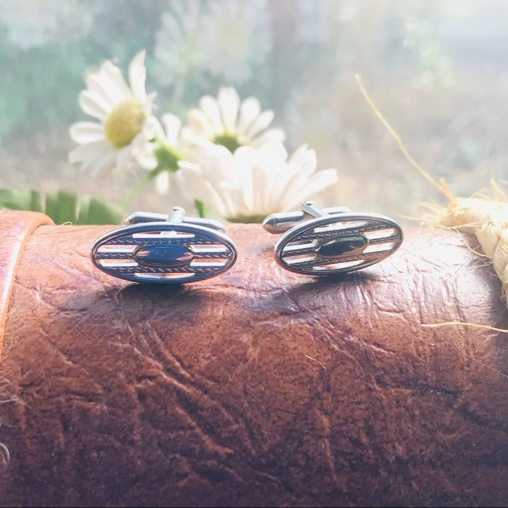 SWANK cuff plate